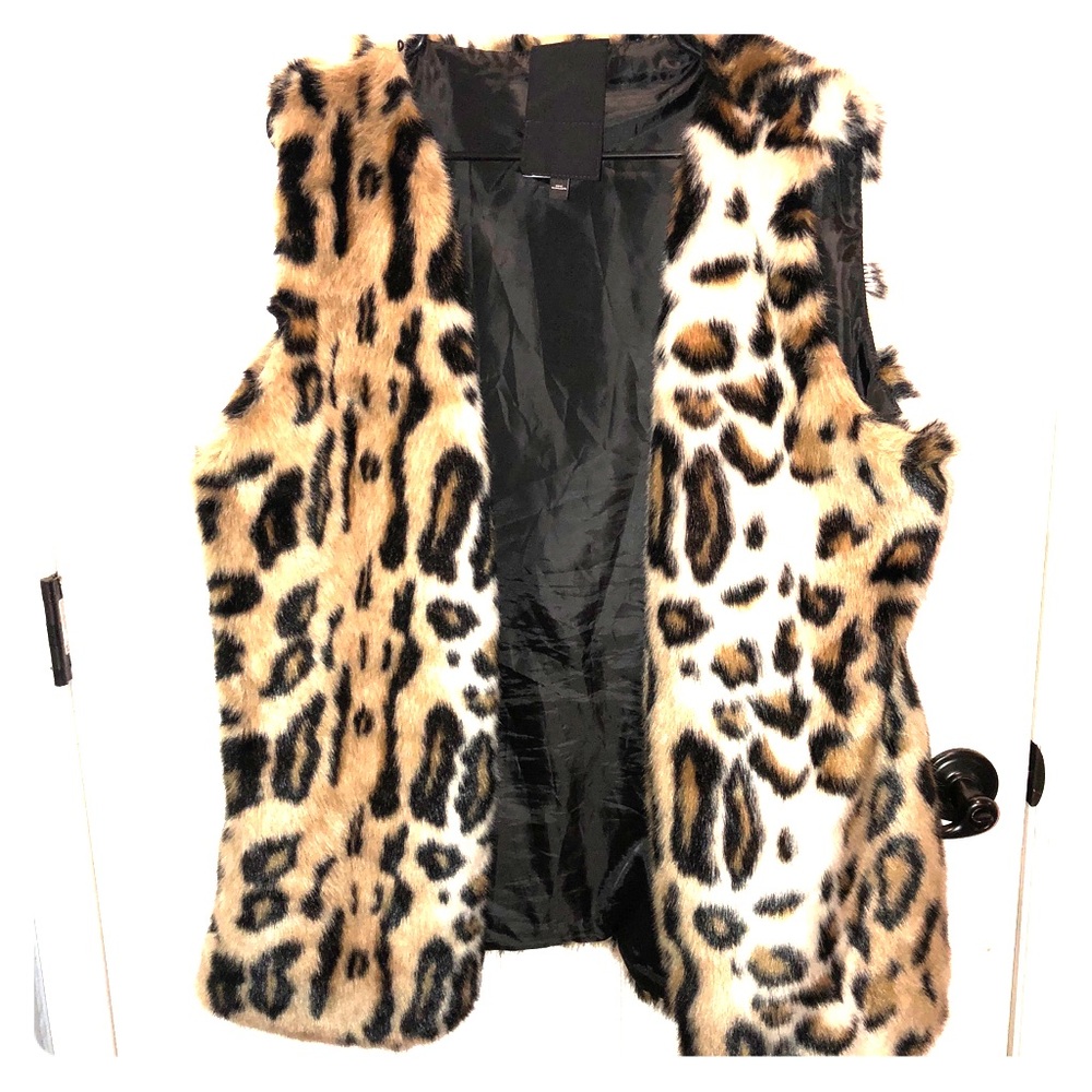 Animal print faux fur vest